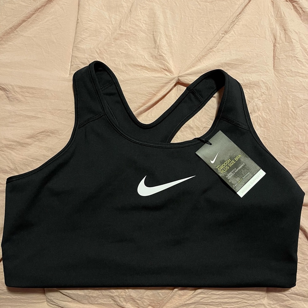 NWT Nike SWOOSH Plus Size Sports Bra